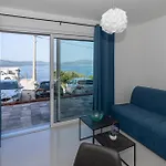 Beautiful Apartment In Komarna With Wifi * كومارنا