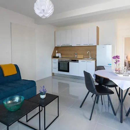 アパート Lovely In With Wifi *